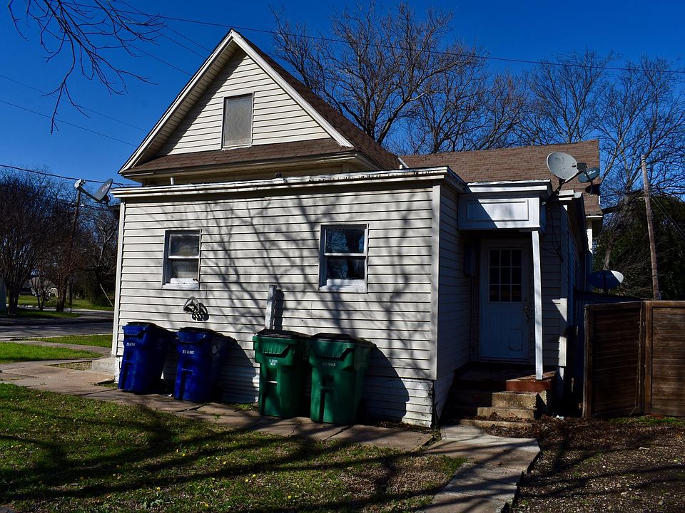 1st image of 302 E Standifer St