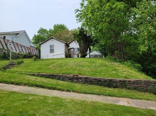 2008 N 5th St, Clinton, IA 52732