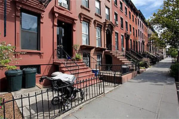 Sold by Warren Lewis Realty | media 19