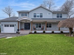 1580 Henry Rd, Wantagh, NY 11793