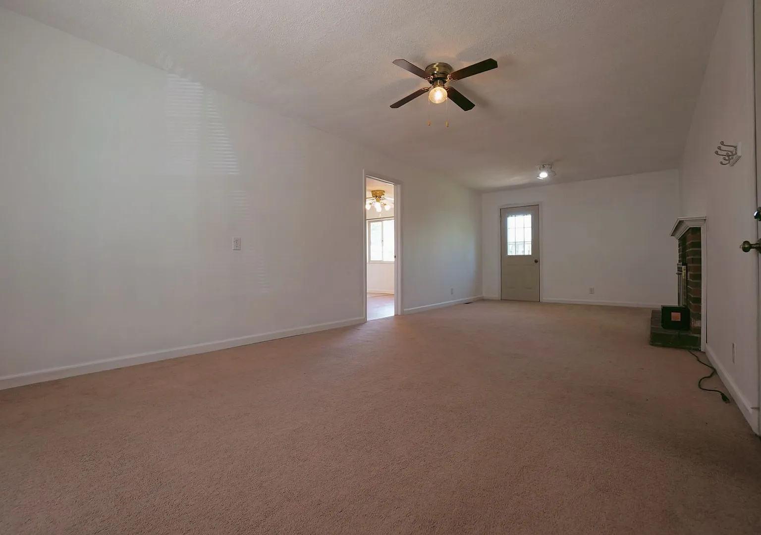 West Lafayette School Corp 3bd/2bth (1 car attached garage) Home — Photo 2