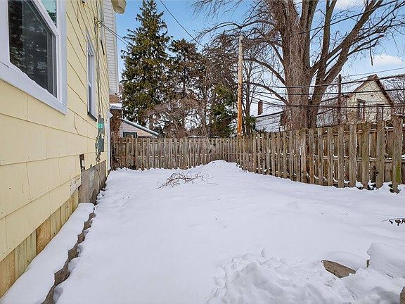 3rd image of 24 Bloomfield Pl