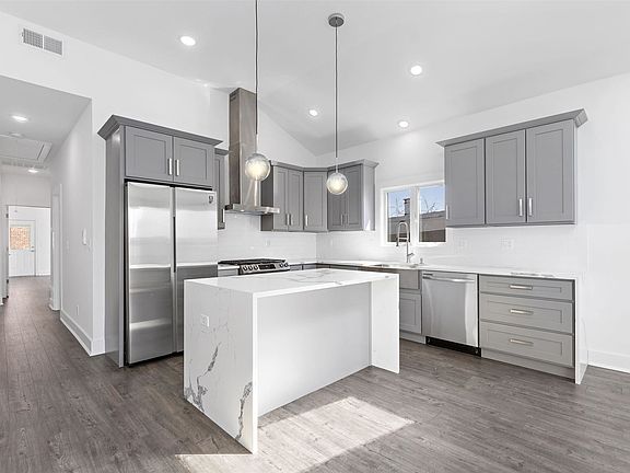 3rd image of 262 Ege Ave #2