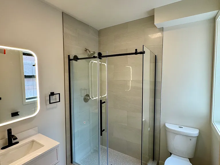 1635 W Cornelia Ave #2 — Photo 8