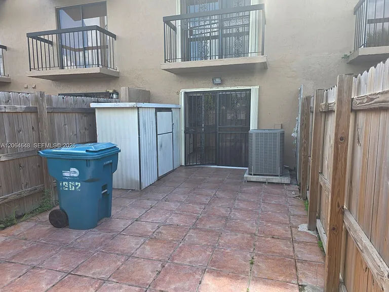 1823 SW 107th Ave #1602 — Photo 7