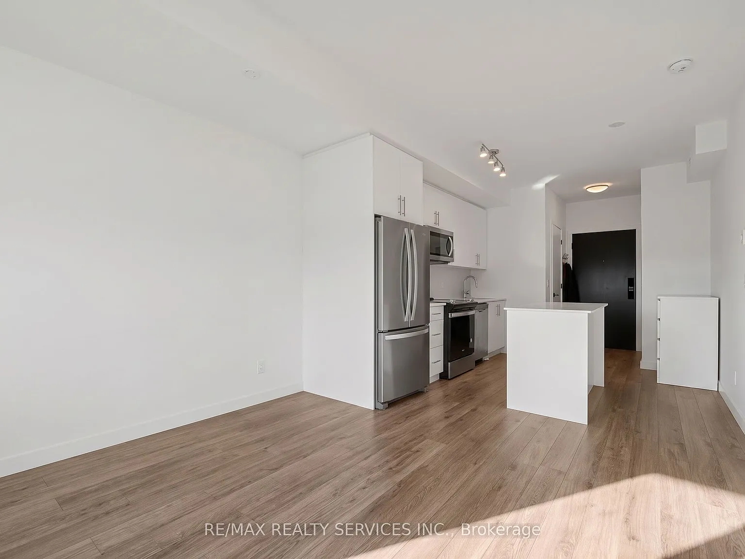 1 bed, $2,200 — Photo 2