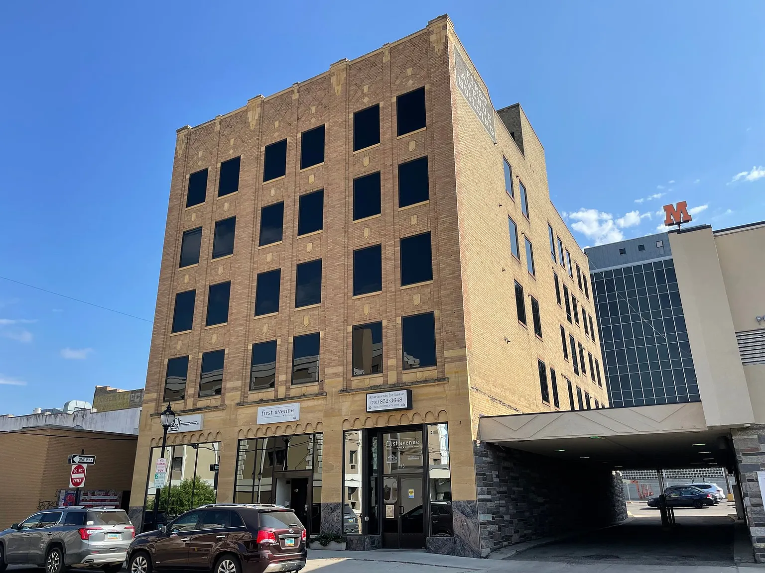 First Avenue Apartments - Downtown living at some of it's finest. — Photo 2