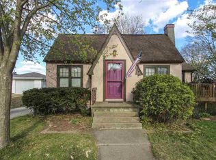2220 Washington St, Cedar Falls, IA 50613