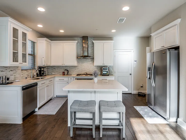 4654F Rhett Ln — Photo 9