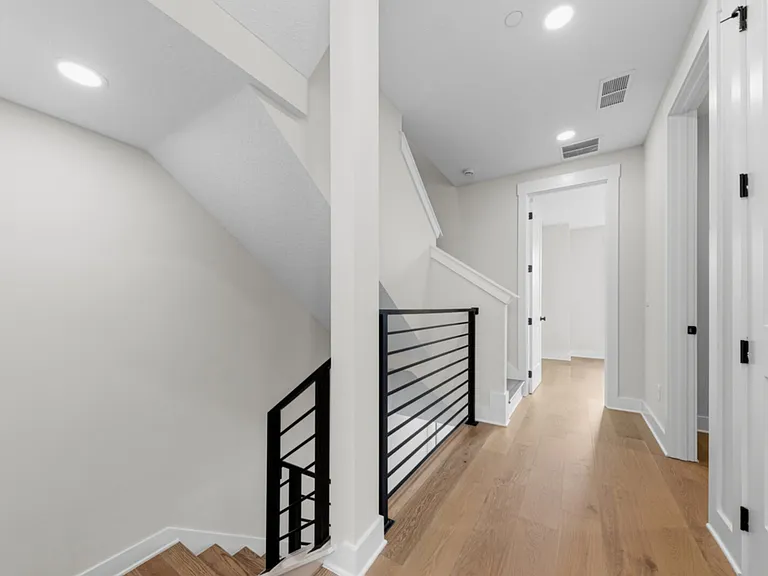 2054 Prudential Dr — Photo 20
