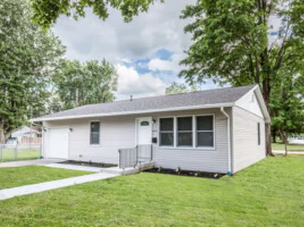 1402 Edgewood Dr, Danville, IL 61832