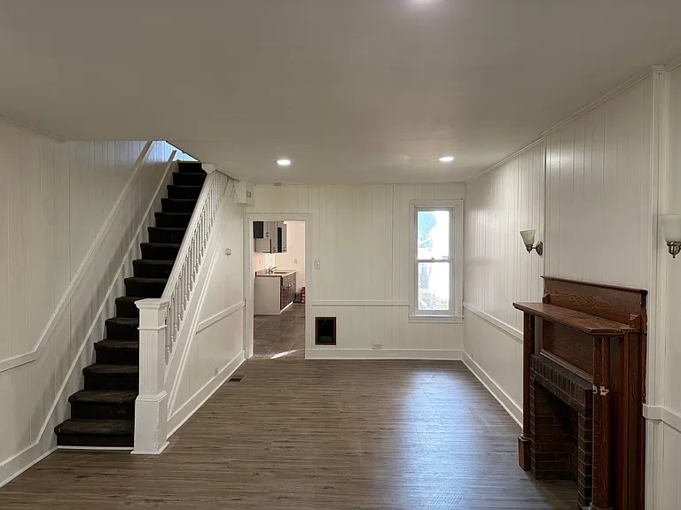 512 1/2 N Charlotte St — Photo 3