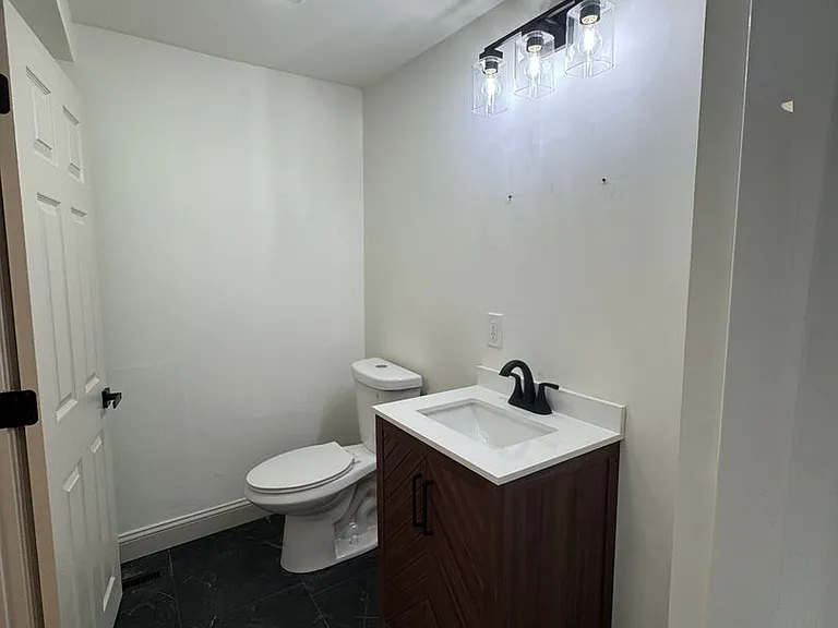 51 Summit St — Photo 15