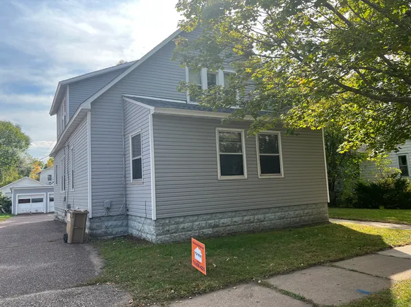 1221 Summit St, Eau Claire, WI 54703