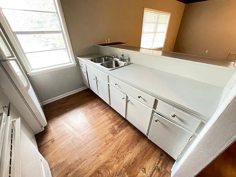 242 Georgia Ave #8 — Photo 5