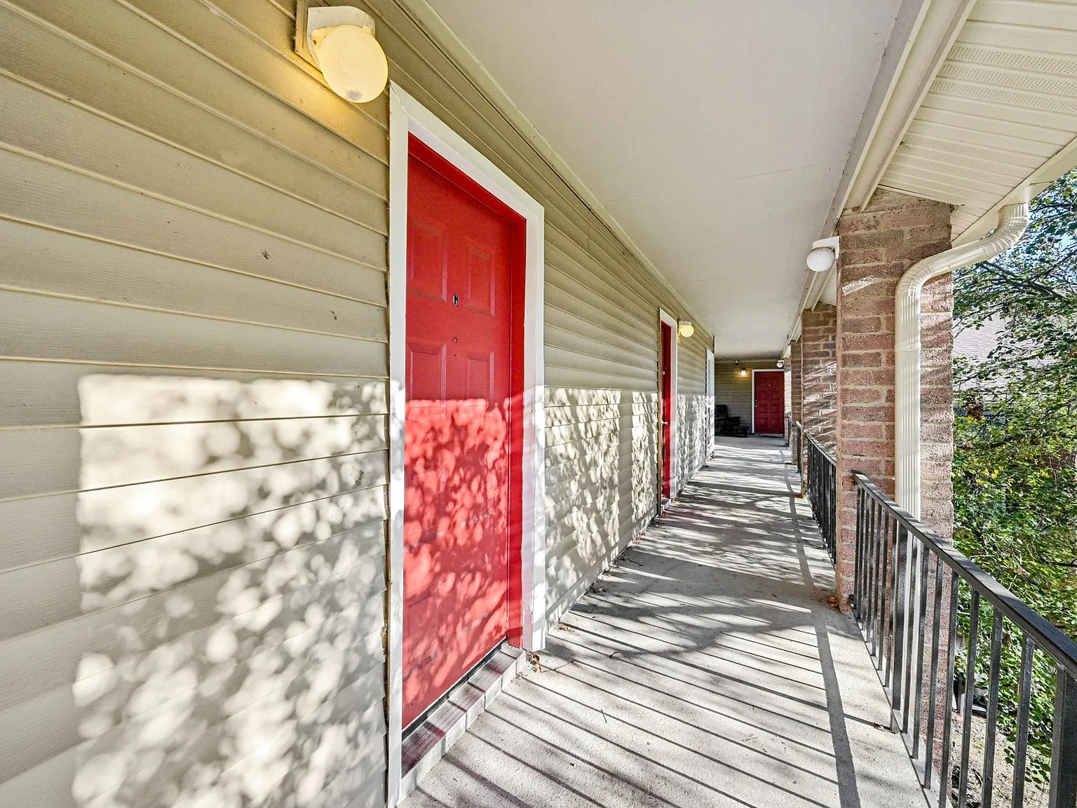 Raccoon Creek Apartments — Photo 2
