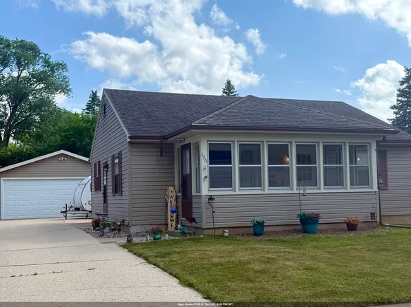 130 Maria Ln, Fond Du Lac, WI 54935