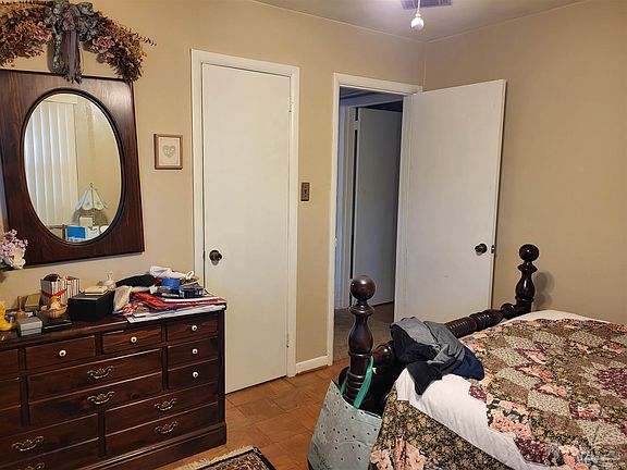 2nd image of 1007 E Madison Dr