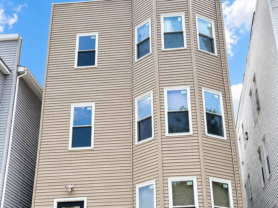 318 W Runyon St #3