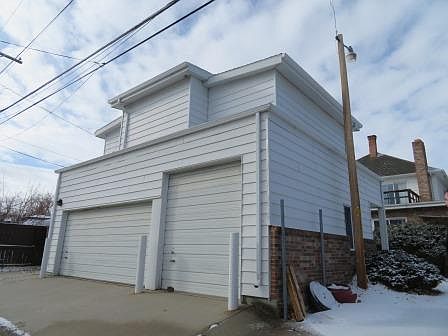 Detached 3 Car Garage