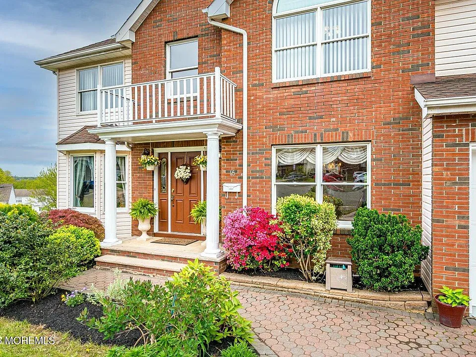 15 Alexander Ct