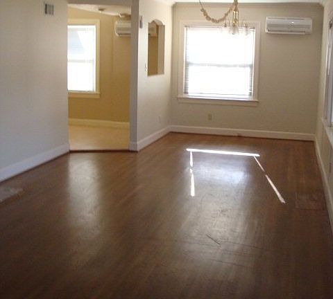 5th image of 2025 Clinton Pl E