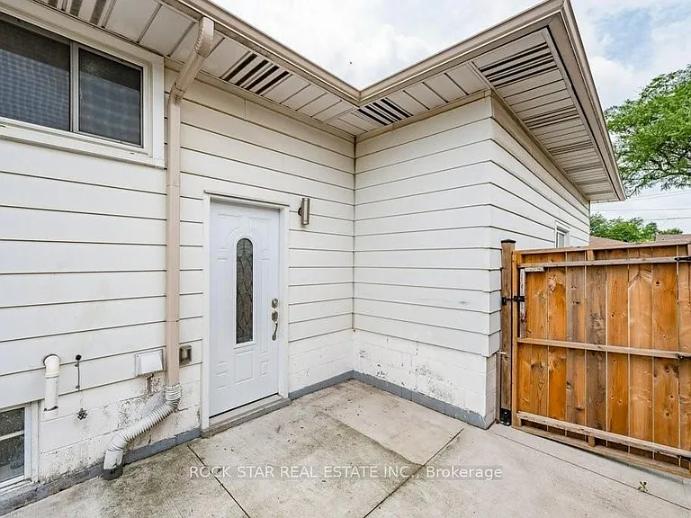 11 Aterno Dr — Photo 6