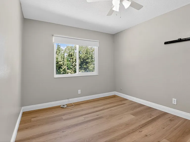 2173 Arbor Cir — Photo 34