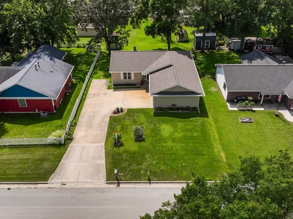 404 W Clanton St, Saint Charles, IA 50240