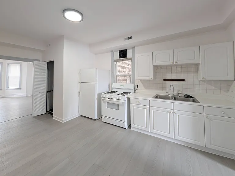 3520 S Winchester Ave #1 — Photo 3