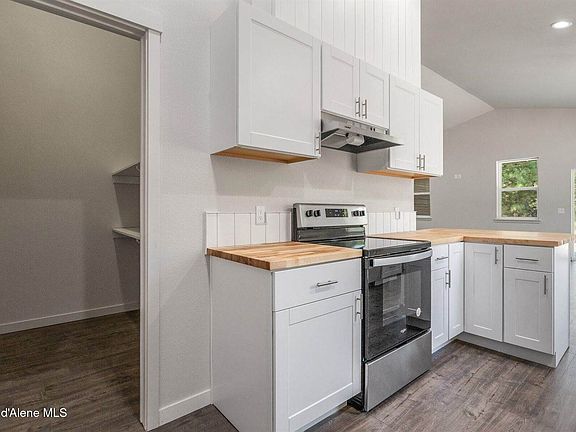 4th image of 40 James Way