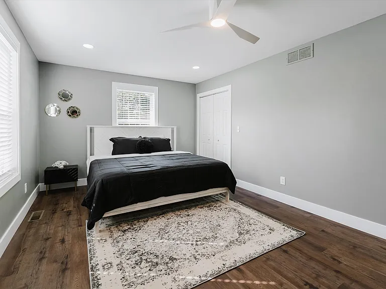 1210 Washtenaw Ave — Photo 27