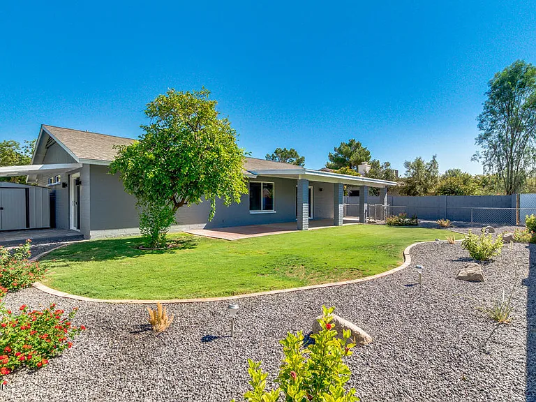 1115 W Barrow Dr — Photo 35