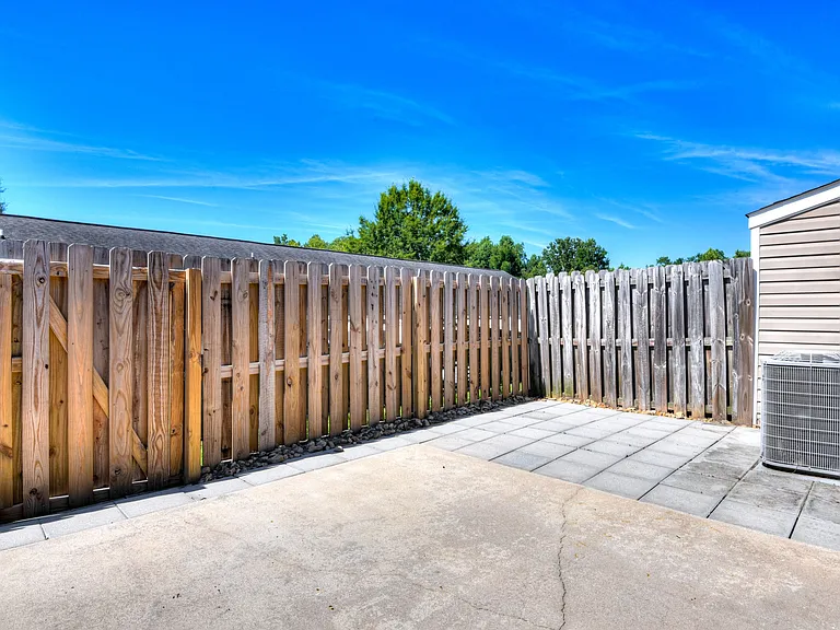 1609 Bradley Way — Photo 21