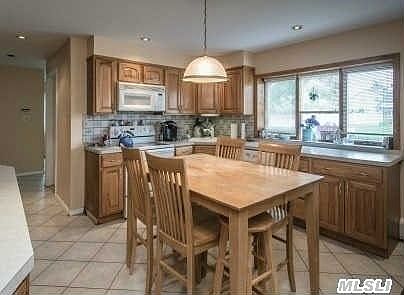 3rd image of 64 Choir Ln