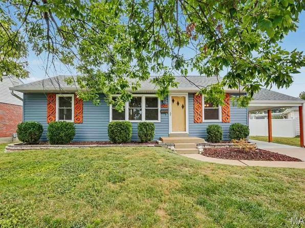 502 Pine St, Saint Charles, MO 63301