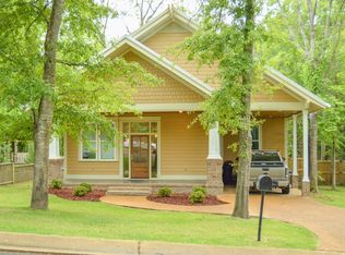 137 Cherokee Dr, Starkville, MS 39759