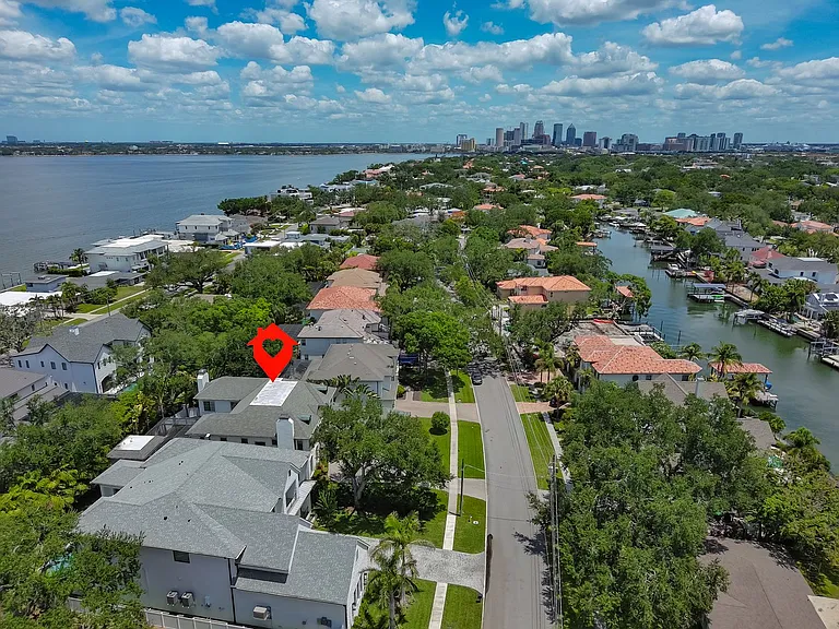 629 Riviera Dr — Photo 57