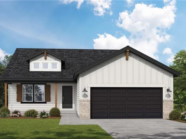 402 Woodview Dr, Raymore, MO 64083