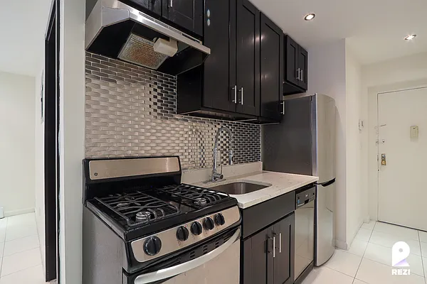 Rented by REZI | media 48