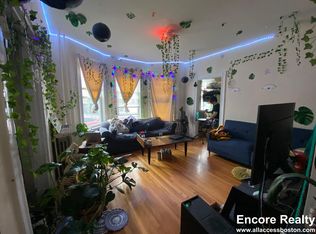 110 Murdock St #1D, Brighton, MA 02135