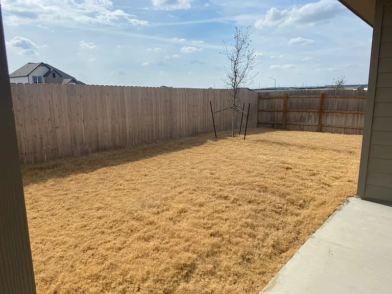 909 James Parker Cir — Photo 17