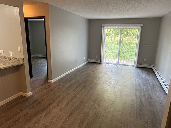 4th image of 413 S Lake St #104
