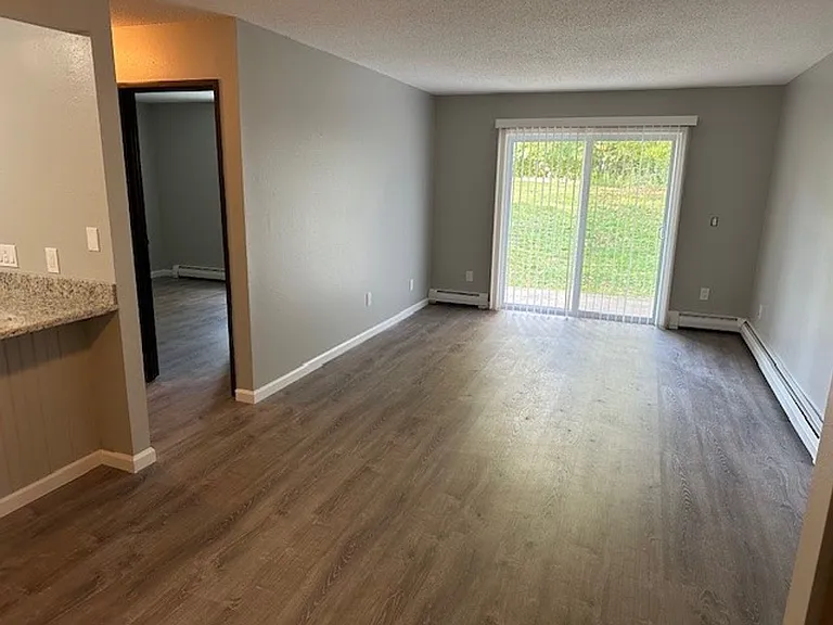 413 S Lake St — Photo 8