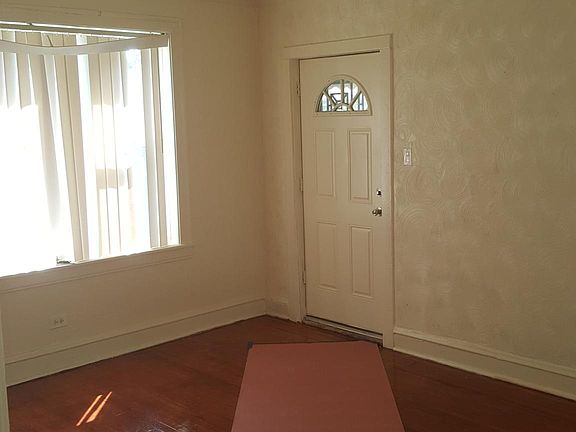 4th image of 8218 S Woodlawn Ave