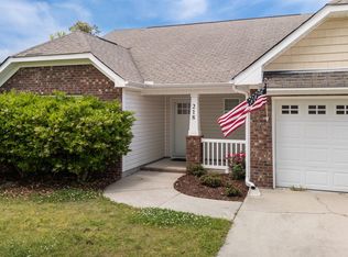 218 Kestrel Ct, New Bern, NC 28560