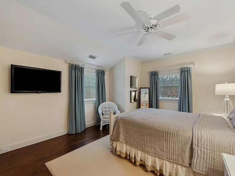 1332 Deerfield Rd — Photo 17