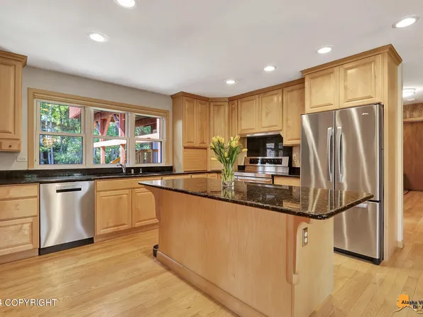 1649 Bannister Dr, Anchorage, AK 99508