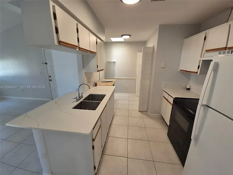 18310 NW 68th Ave #P — Photo 3