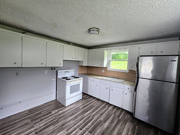 5th image of 1245 Roslyn Ave #1245